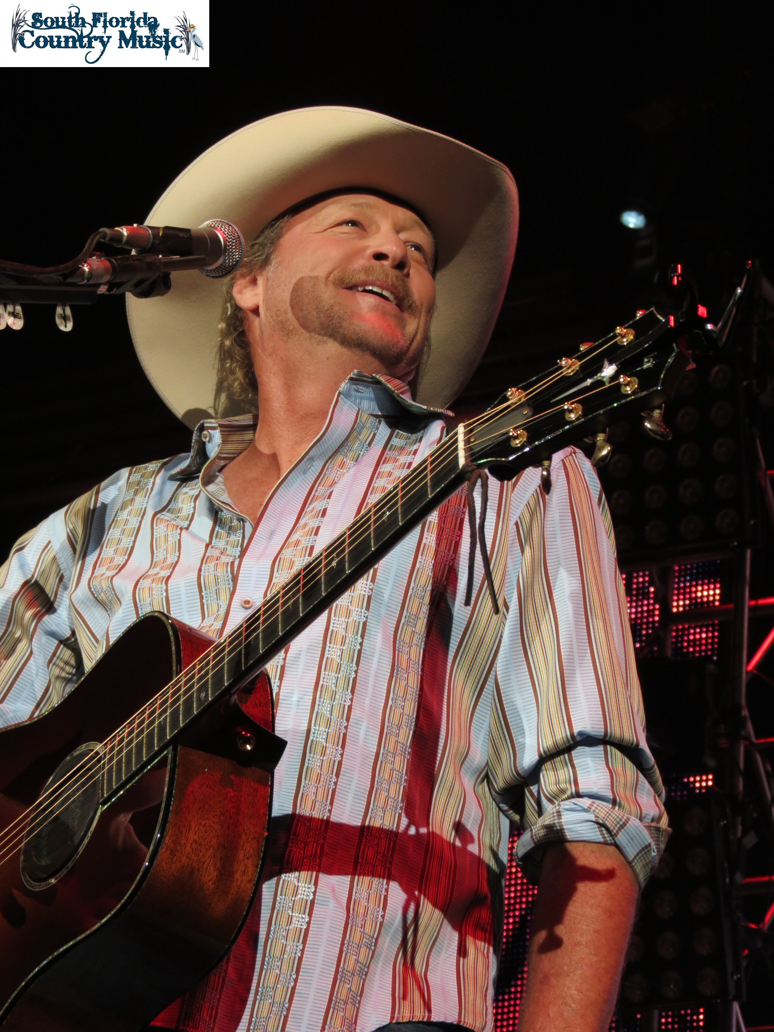 Alan Jackson – Hometown Country Music