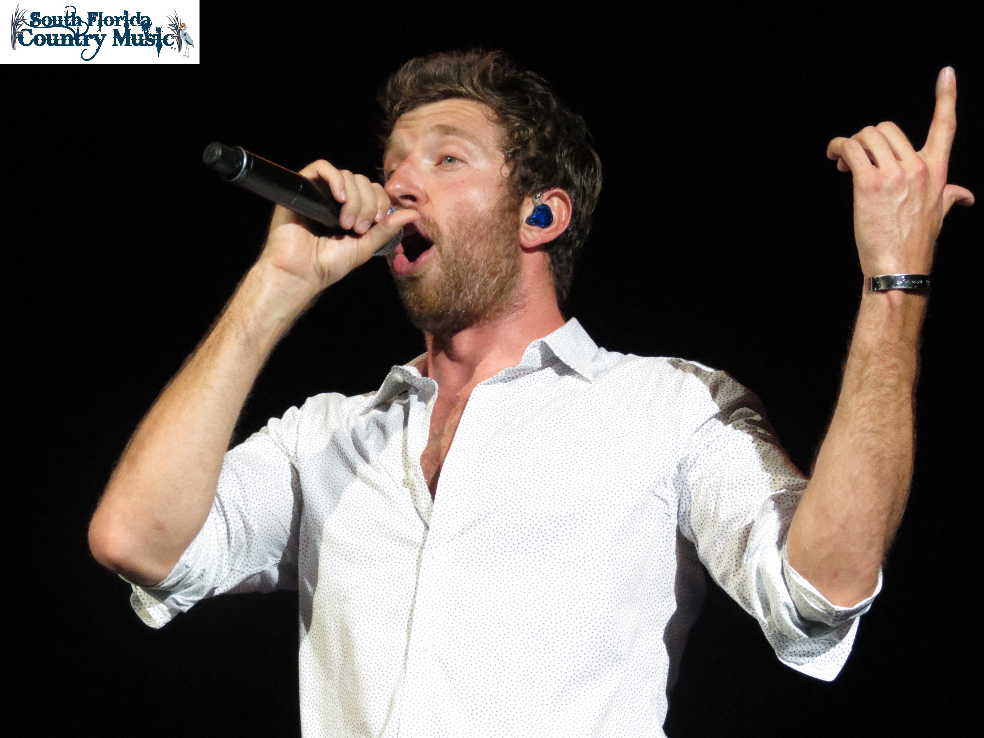 Music Video: “Drunk On Your Love” by Brett Eldredge – Hometown Country Music