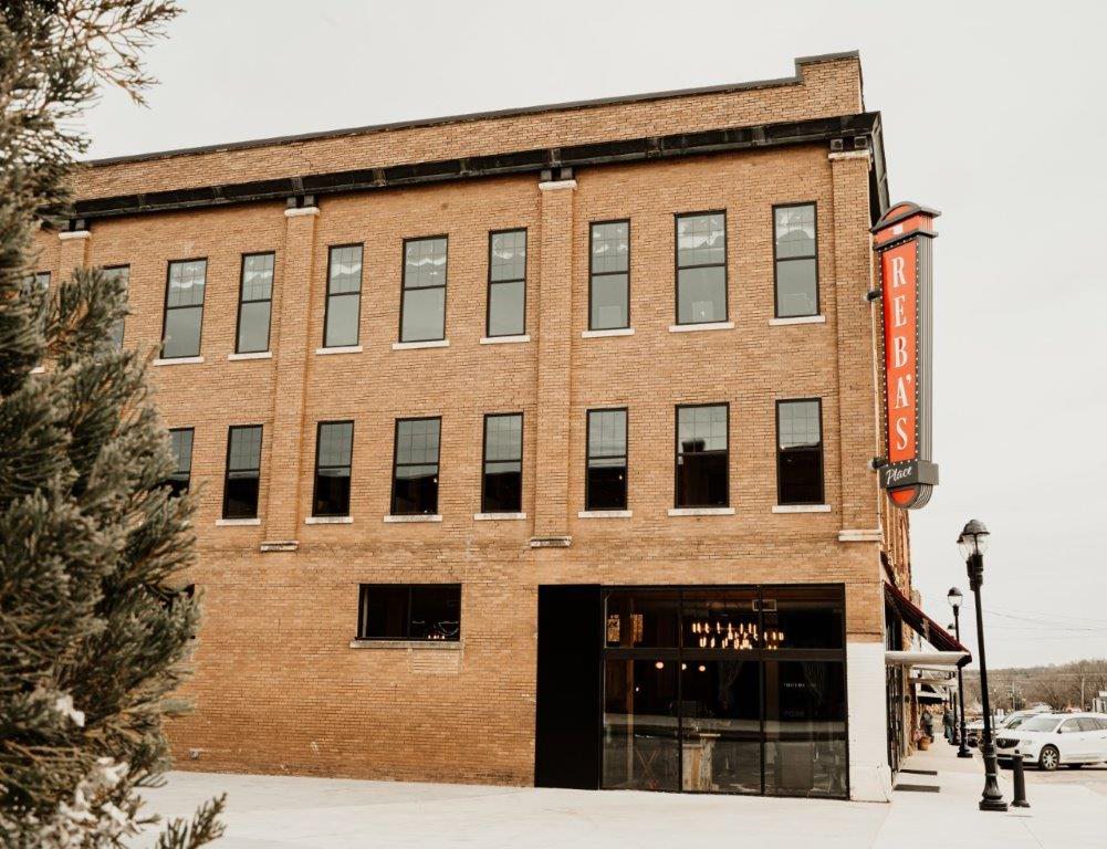 Reba McEntire Celebrates Grand Opening of Reba’s Place Hometown